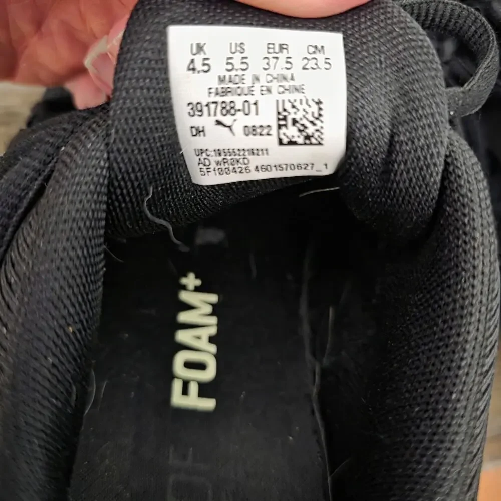 ​Puma Axelion NXT Running Shoes Black Volt Yellow boy's Size 5.5 women 7